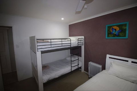 3 Bedroom Holiday House - Geraldton Accommodation 3